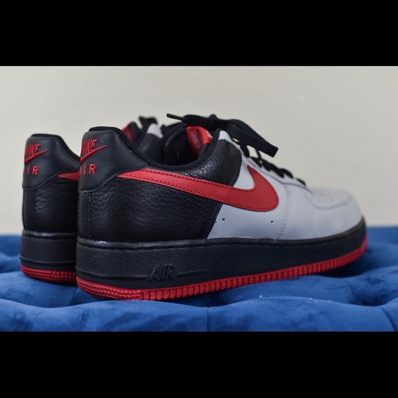 Men’s 9.5 AF1 Gray Blk/Varsity Red 07’ - Picture 3 of 7